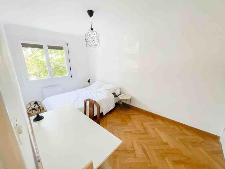 Appartement Spacieux Avec Parking Gratuit Σετ Εξωτερικό φωτογραφία